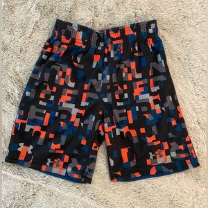 Boys Under Armour Gym Shorts - size 6/7 - missing tag